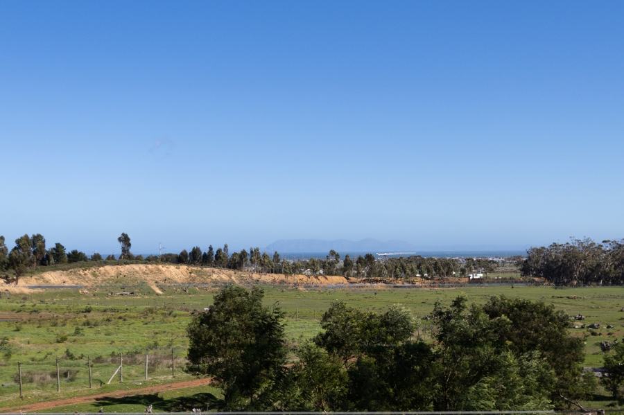 6 Bedroom Property for Sale in Sir Lowrys Pass Village Western Cape